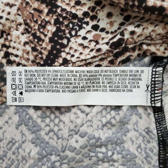 Forever 21 Women's Snake Print Mock Neck Crop Long Sleeve Top Size Medium - Picture 16 of 16